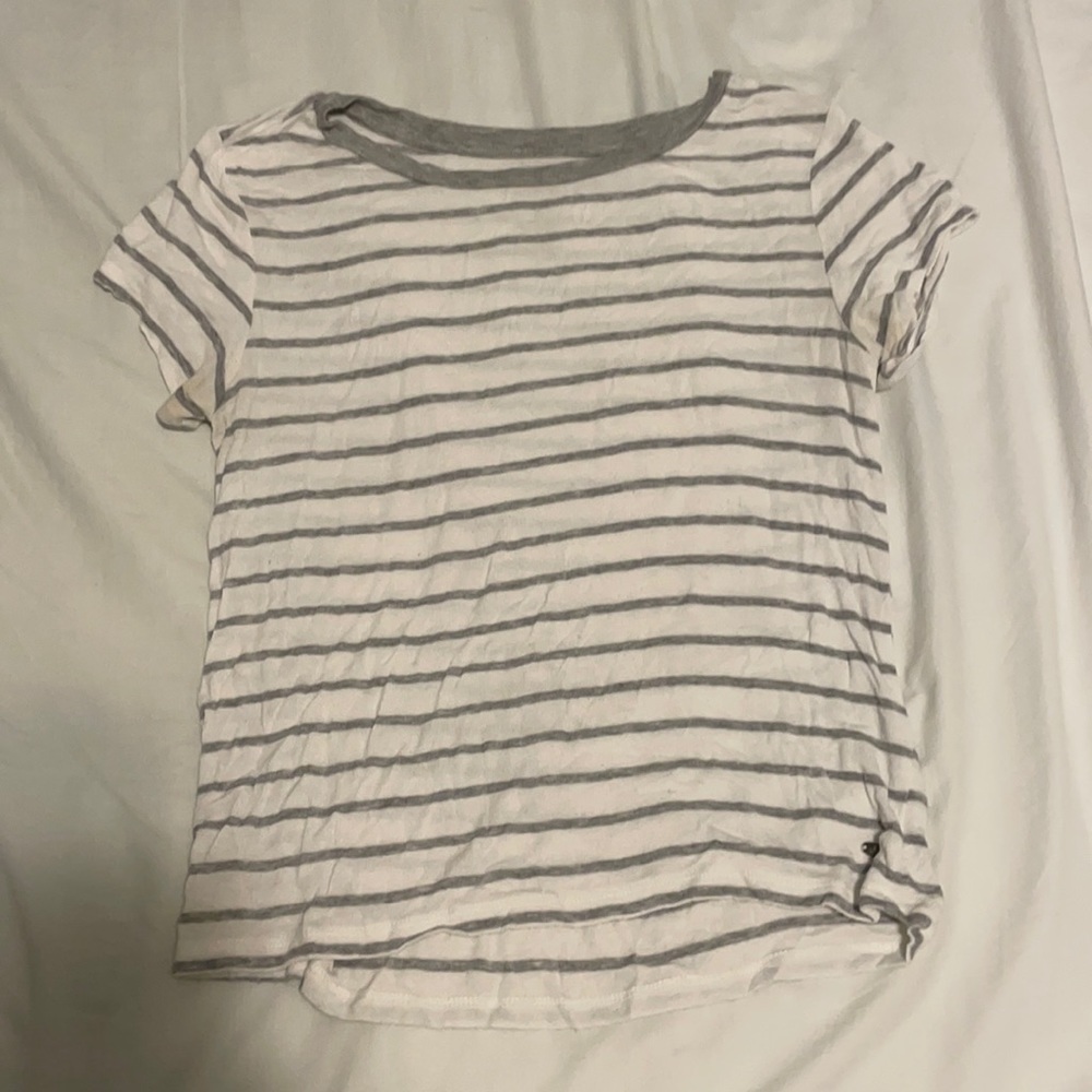 white a grey striped american eagle shirt